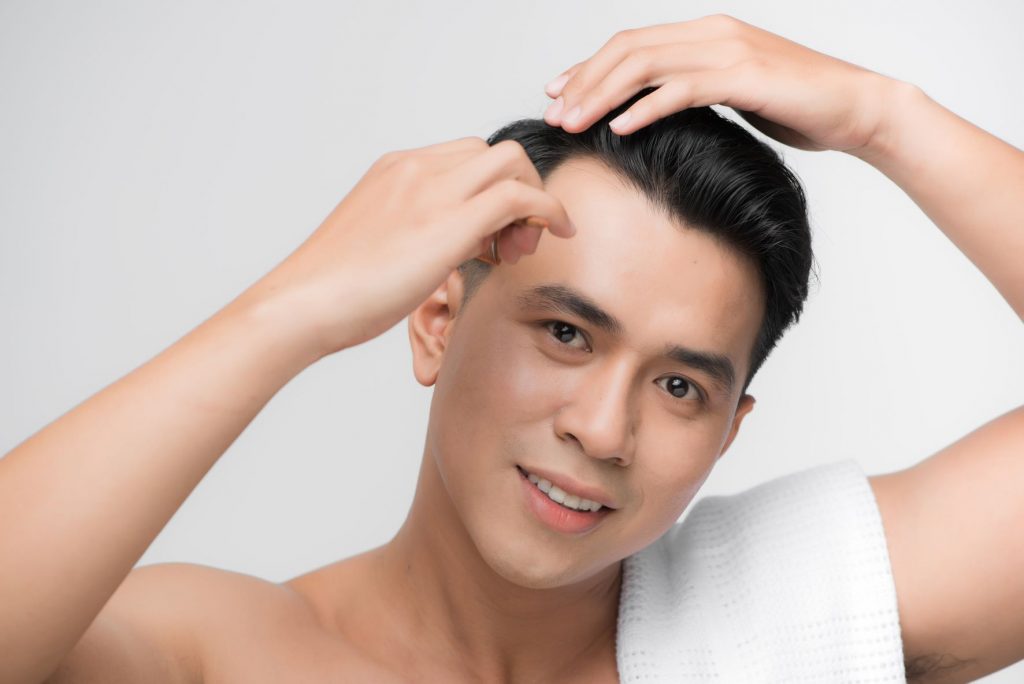 Kapsels voor terugtrekkende haarlijn