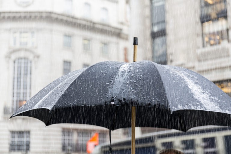 regen met paraplu houden toppik haarvezels op hun plaats, hoe lang gaan de vezels mee